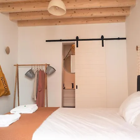 Holiday home Privilege Casa Perto Do Mar With Rooftop Jacuzzi,