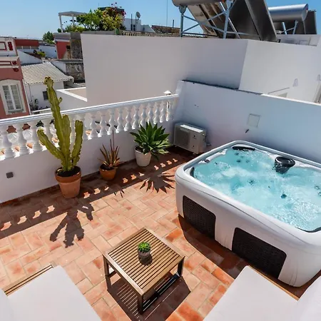 Privilege Casa Perto Do Mar With Rooftop Jacuzzi,