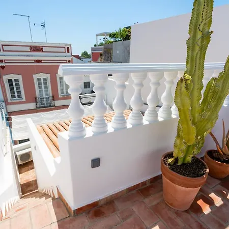 Holiday home Privilege Casa Perto Do Mar With Rooftop Jacuzzi,