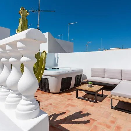 Privilege Casa Perto Do Mar With Rooftop Jacuzzi, Olhão
